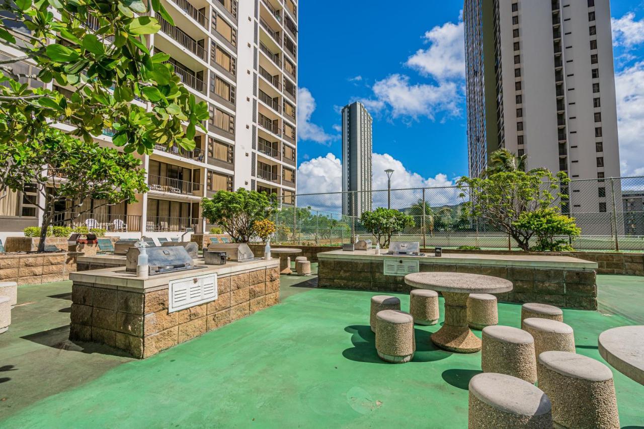 Free Parking, Pool, Sauna, Spa, Wifi, Bbq, Ac - Waikiki Banyan Honolulu Zewnętrze zdjęcie