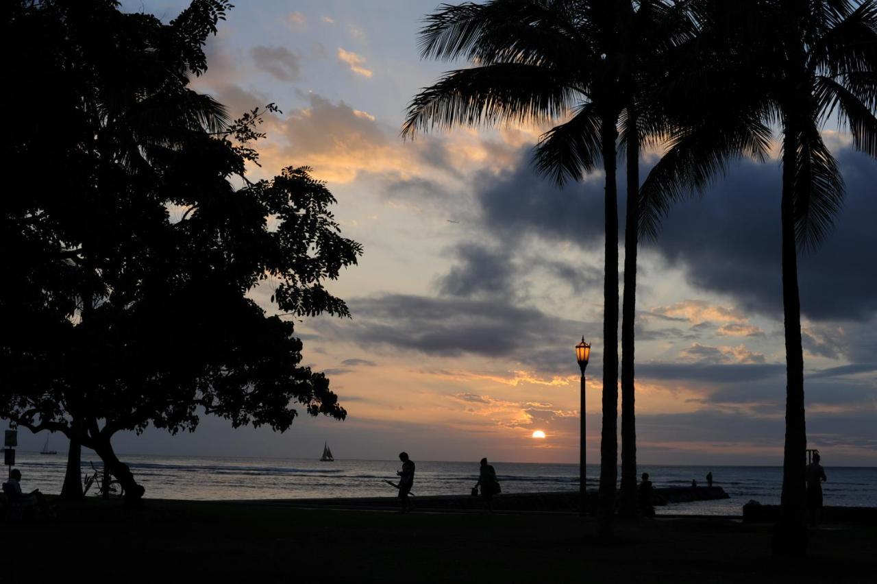 Free Parking, Pool, Sauna, Spa, Wifi, Bbq, Ac - Waikiki Banyan Honolulu Zewnętrze zdjęcie